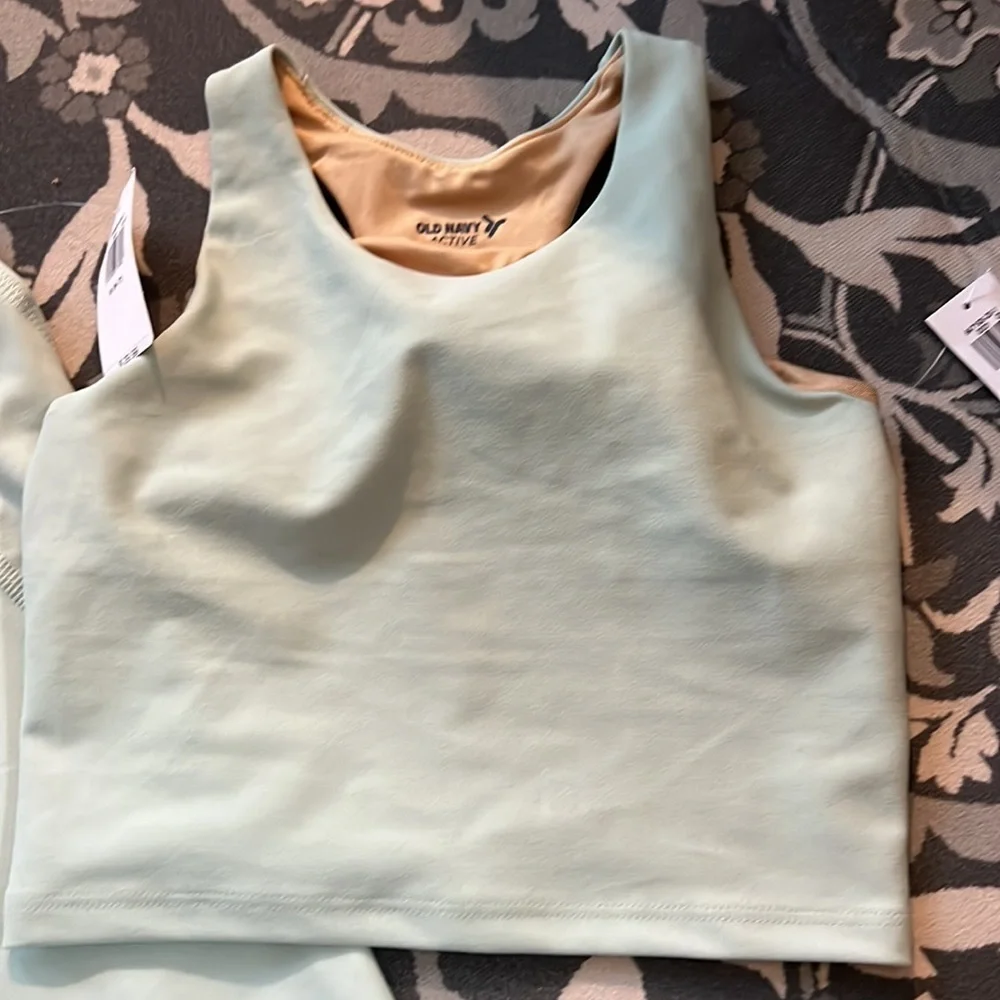 Little girls, Old Navy, workout outfit, size 6–7 new